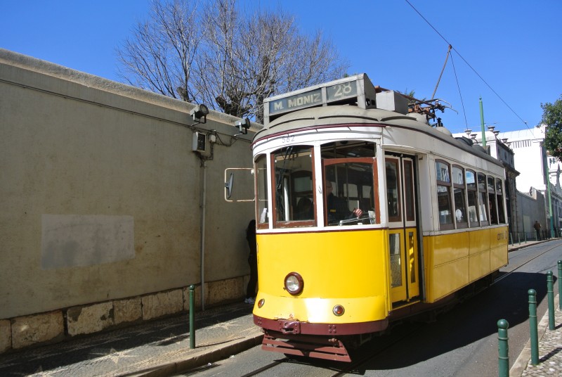 tram portugal train